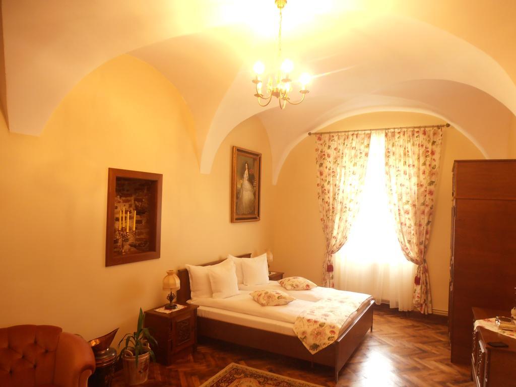 Gothic House Lägenhet Sibiu Exteriör bild